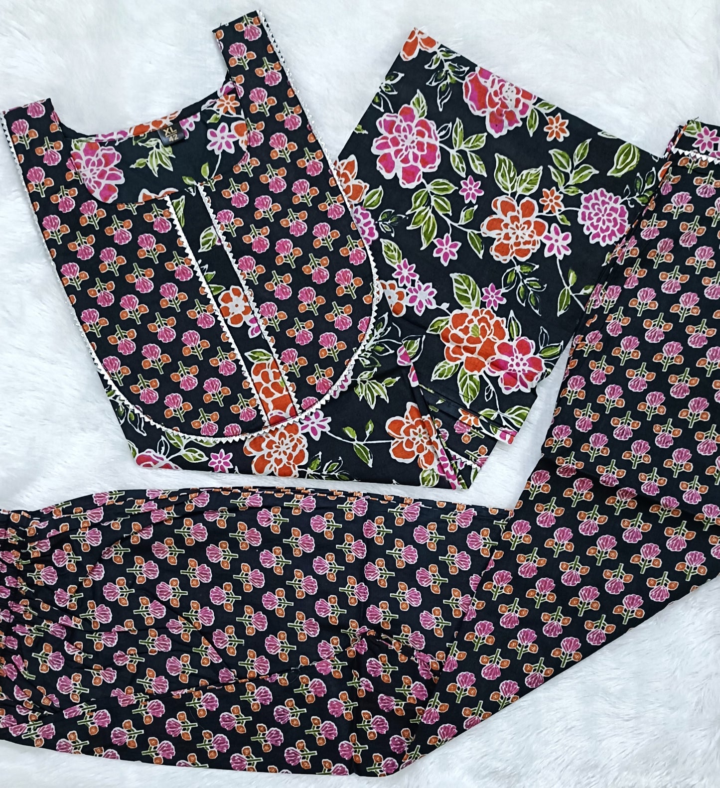 Women Pure Cotton Kurti Pant Set